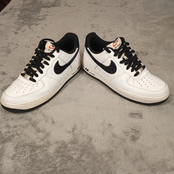 Nike Air Force 1 Men's Black and White Sneakers Size 9 - Picture 11 of 11